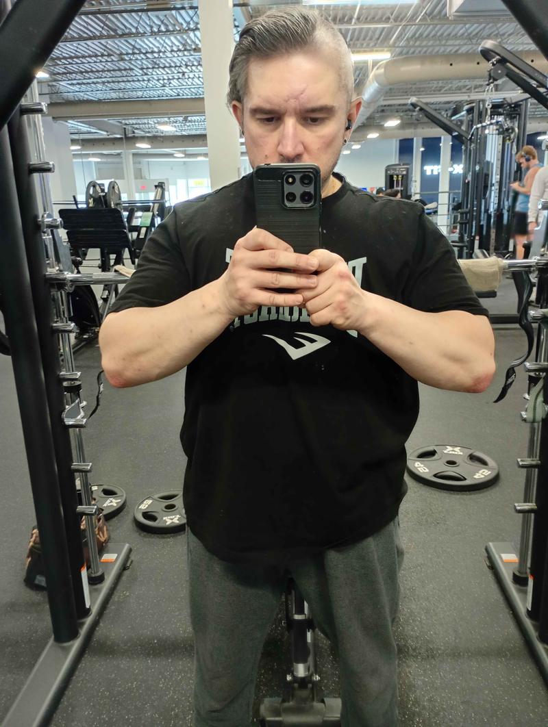Bogdan, gym mirror check before a session